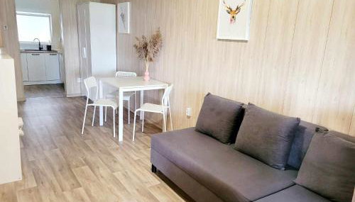 Domek nad jeziorem przy lini brzegowej Górowychy, Pomorze - Foto 2