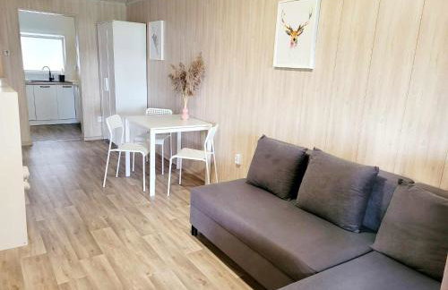 Domek nad jeziorem przy lini brzegowej Górowychy, Pomorze - Foto 2