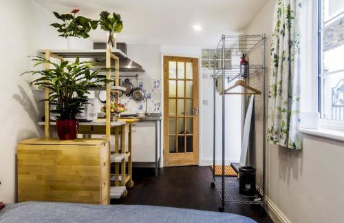 Cozy Brixton Hideaway Cute & Convenient Stay - Pass the Keys - Foto 15