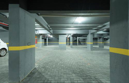 Localização Central! A 450 metros da Vila Germânica Loft com Piscina, Ar-Condicionado, Wi-Fi, Cozinha completa, Garagem Privativa, Espaço Zen, Academia, Sauna, e Mercadinho 24h - Foto 31