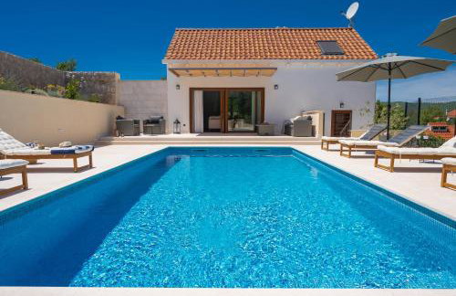 Unique Villa Pietra with heated private pool - Foto 11