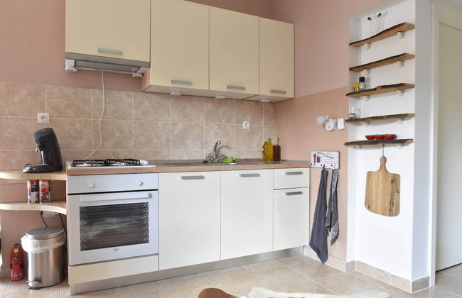 This Pleasant Holiday Home is an Ideal Starting Point to Explore Dalmatia - Foto 6