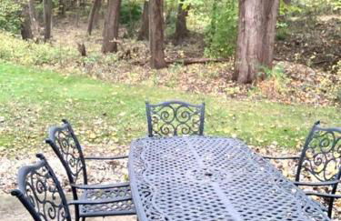 The House Hotels - 4 Beds, huge yard, secluded, and central! - Foto 24