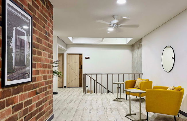 w Majestic Loft w Modern Deco in Cali - Photo 20