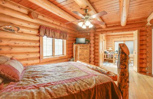 Indoor Pool and Hot Tub! Spacious Sterling Cabin - Foto 17