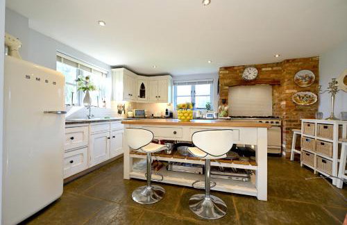 Beautiful Thatched Cottage Windsor Ascot Bracknell - Photo 39