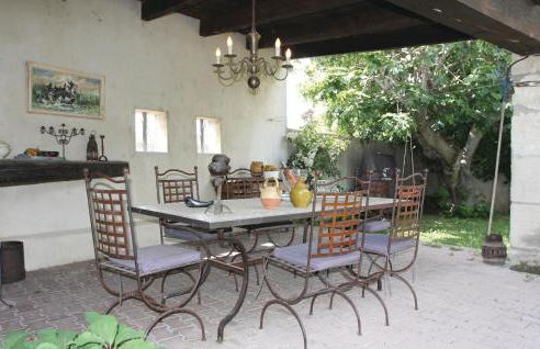 2 Bedroom Beautiful Home In Bellegarde - Foto 9