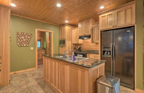 Country Cabin with Wraparound Deck and Views! - Foto 12