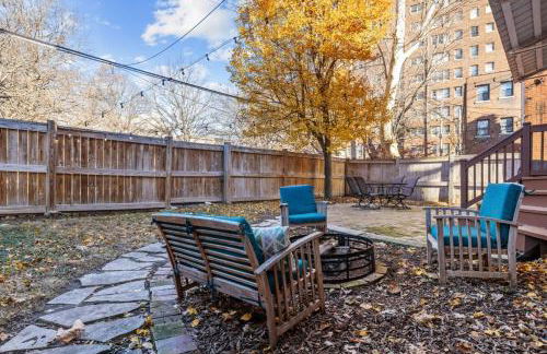 Walk to Forest Park Euclid Fire Pit Porch Swing - Foto 42