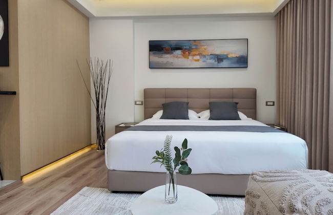 CC LUX Suites - Photo 17