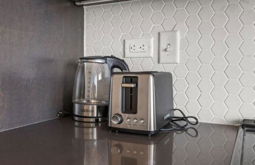 Chic Channelside Studio with High-Rise Views - Foto 12