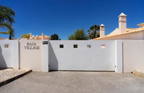 Apartamento no Condomínio Baia Village com Piscina - Foto 27