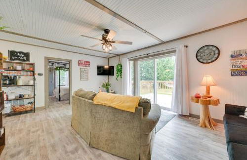 Lakefront Michigan Abode with Deck and Fire Pit! - Foto 4