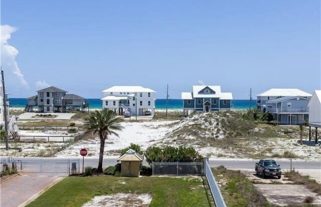 Sea View Play 3 Bedroom Home by RedAwning - Photo 41