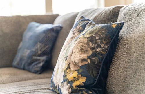 Spacious 2BD-Close To Everything - Foto 16