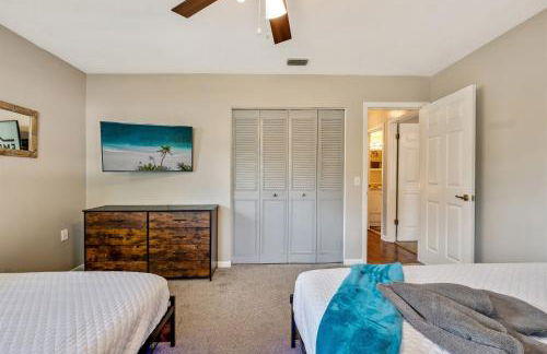 Exquisite Retreat with Heated Pool for 14 Guests, Pool Table Paradise! - Foto 36