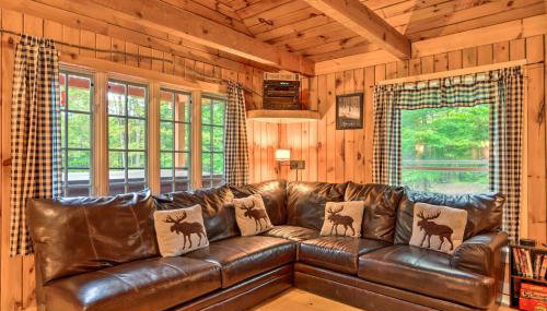 Secluded 2BR Cabin w Hot Tub, Pond, Trails, WiFi - Foto 2