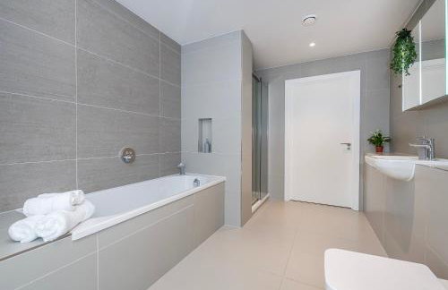 Spacious 2 Bed Battersea - Foto 13