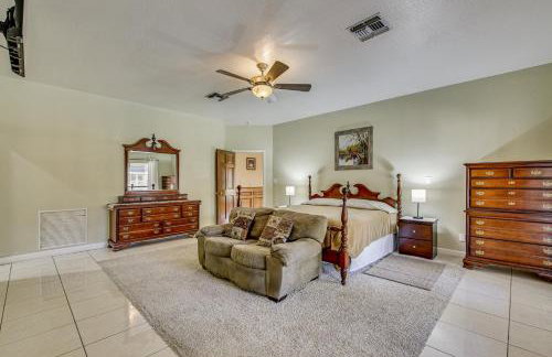 Pool and Game Room Waterfront Harlingen Home - Foto 22