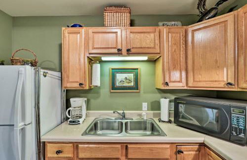 Guntersville Lake Home with Deck and Covered Boat Slip - Foto 9