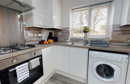 SRK Serviced Accommodation, 2 Bedroom Private Apartment, Business, Leisure, Contractors - Foto 5