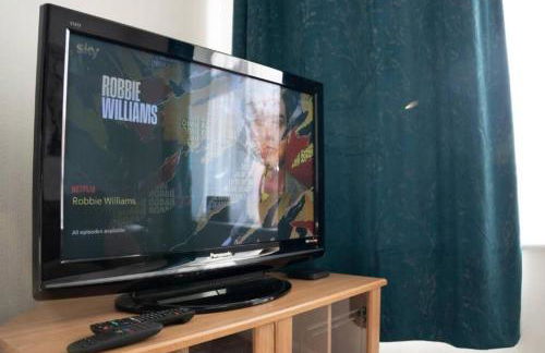 3 Bedroom home in Milton Keynes with Free Parking, WiFi and SKY TV - Foto 11