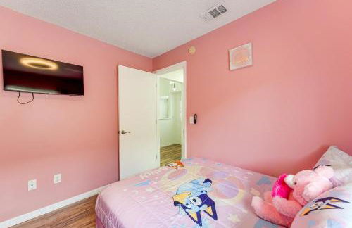 6 Mi to Disney World Lake-View Retreat with Pool! - Foto 18