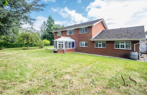 Spacious 6BR Villa in 32 Le More Birmingham with 7 Beds and Free Onsite Parking - Foto 7