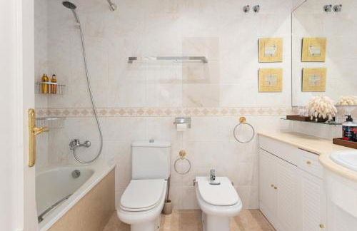 SeaBreezeHeaven - Sea View Apartment, Pool & Spacious Terrace with BBQ - 50m from Sant Pol Beach - Foto 28