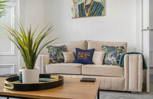 Spacious & Modern Oasis, 4-Bed House, Sleeps 7 - Foto 19