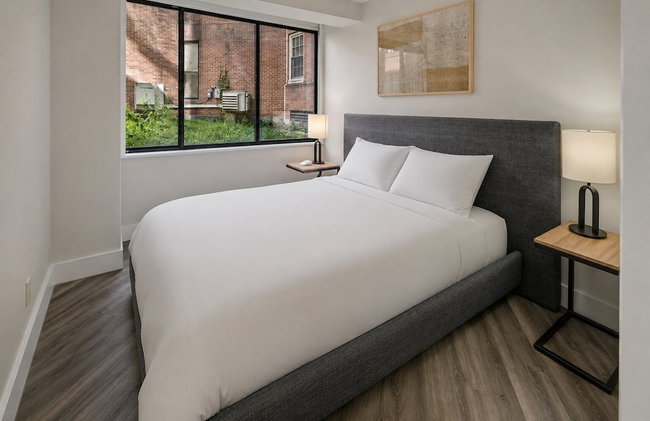 Global Luxury Suites at Georgetown - Photo 13