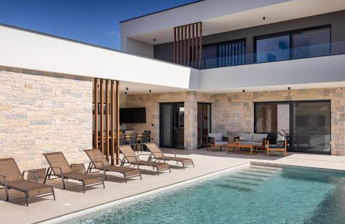 Villa Levita with Pool - Photo 54