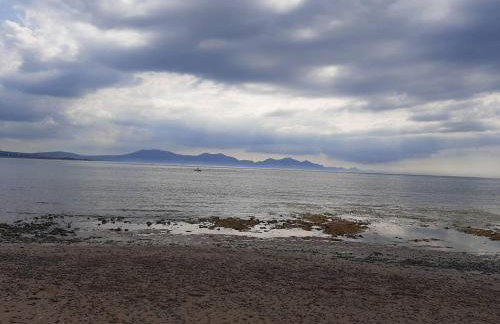 Min yr Afon - Cabin - Sleeps 2 - Hot Tub - Parking - Foto 48