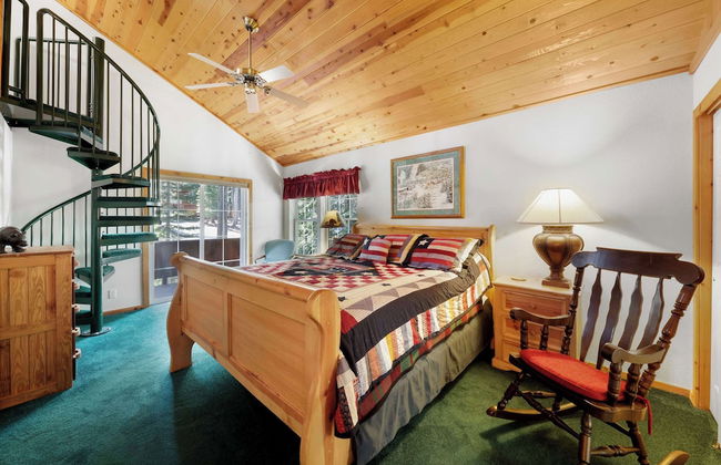 Paradise Pines 3BR Secluded Cabin Minutes in Tahoe Donner! - Foto 3