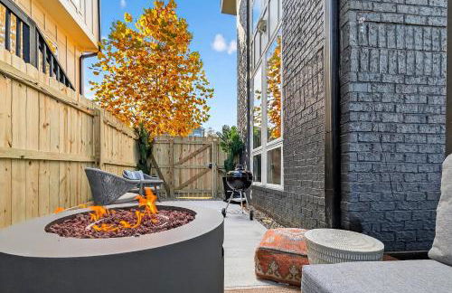 Boho-Chic Home with a Hot Tub, Fire Pit - Foto 7