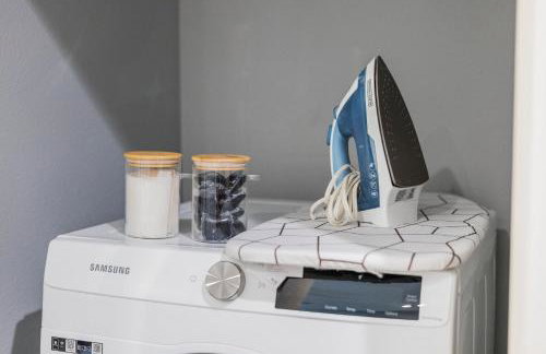 New suite with full Kitchen and Livingroom Dallas - Photo 5