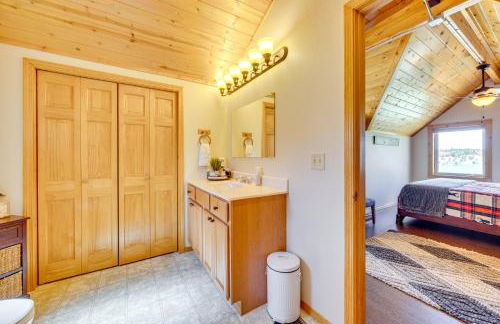 Lakefront Divide Cabin with Game Room! - Foto 18