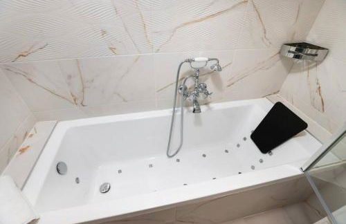 Le Palais d'Aliénor - parking gratuit - Foto 14