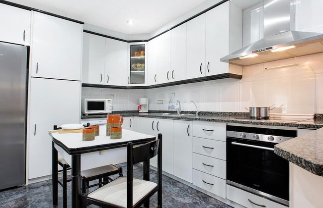 Vila Maer in Blanes With 5 Bedrooms and 2 Bathrooms - Photo 21