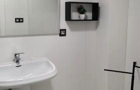 Apartamento cerca del centro con parking gratuito - Photo 13