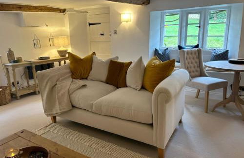 A Cotswold Gem, Sleeps 4, Pub Shop & Cafe in Village - Photo 13