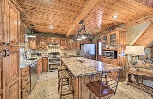 Lakeside Haven with Sandy Beach, Sleeps 12, 3 Bath - Foto 19