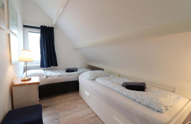 Lovely Holiday Home in Noordwijkerhout near Lake - Photo 2