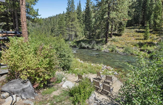 Joy on the River Stunning Waterfront Home for 10 - Foto 31