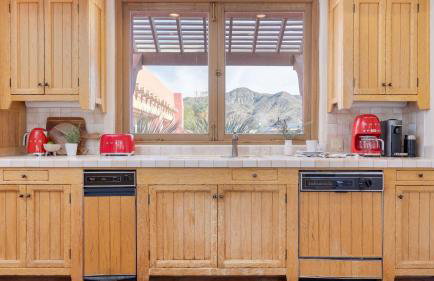 The Pond Estate by Avantstay Maximalist Designer Compound w/ 2 Casitas, Indoor + Outdoor Pools, Tennis Court, & Gorgeous Mountain Views 12k Sqft - Foto 101