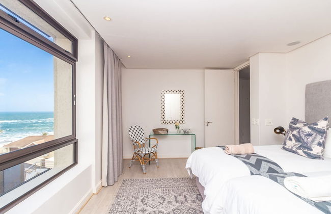 Experience Solace and Panoramic Views at Crescent Bay - Foto 14