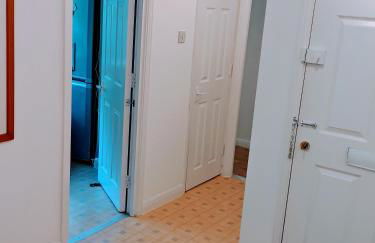 Oaklawn Apartment - Sleeps 4 Parking & Garden - Photo 57