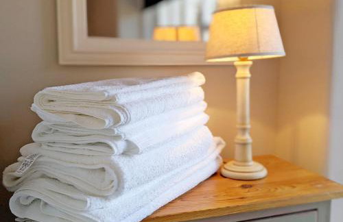 Seagull Cottage, Aldwick - Photo 13