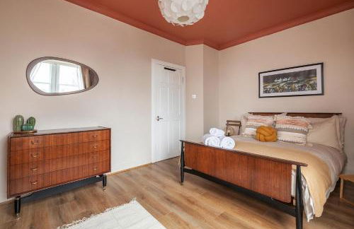 Trendy 2 Bed Flat - Near Airport - Foto 3