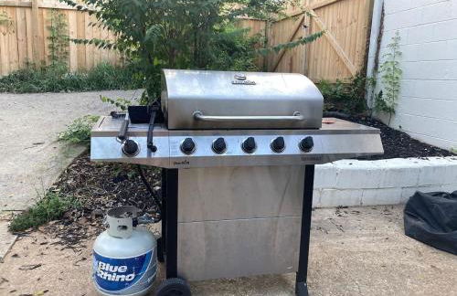 New Listing The Playhouse with Spa Games & More - Photo 31